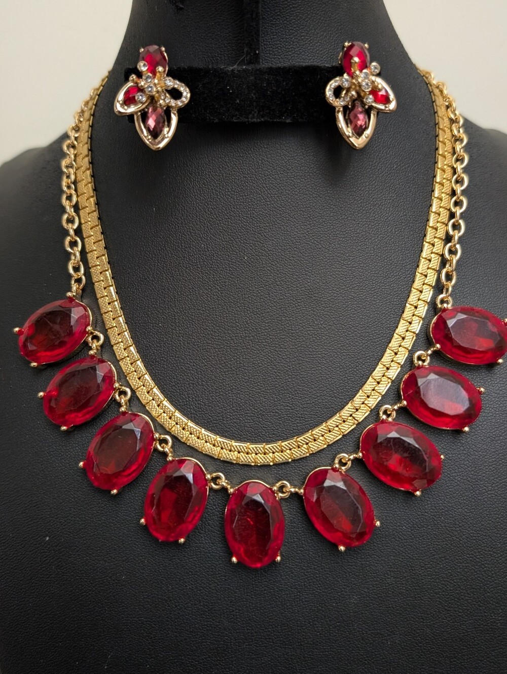 #83. Red  Stone Necklace w Vintage Gold Necklace & Anne Klein Earrings